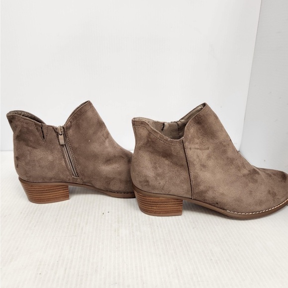 Torrid Low Dip Ankle Booties - Picture 6 of 9